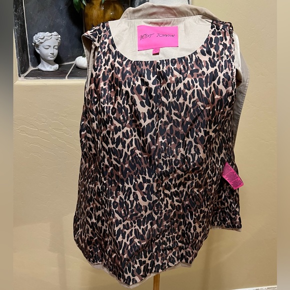 Betsy Johnson Cape Jacket Size Medium - Picture 14 of 16